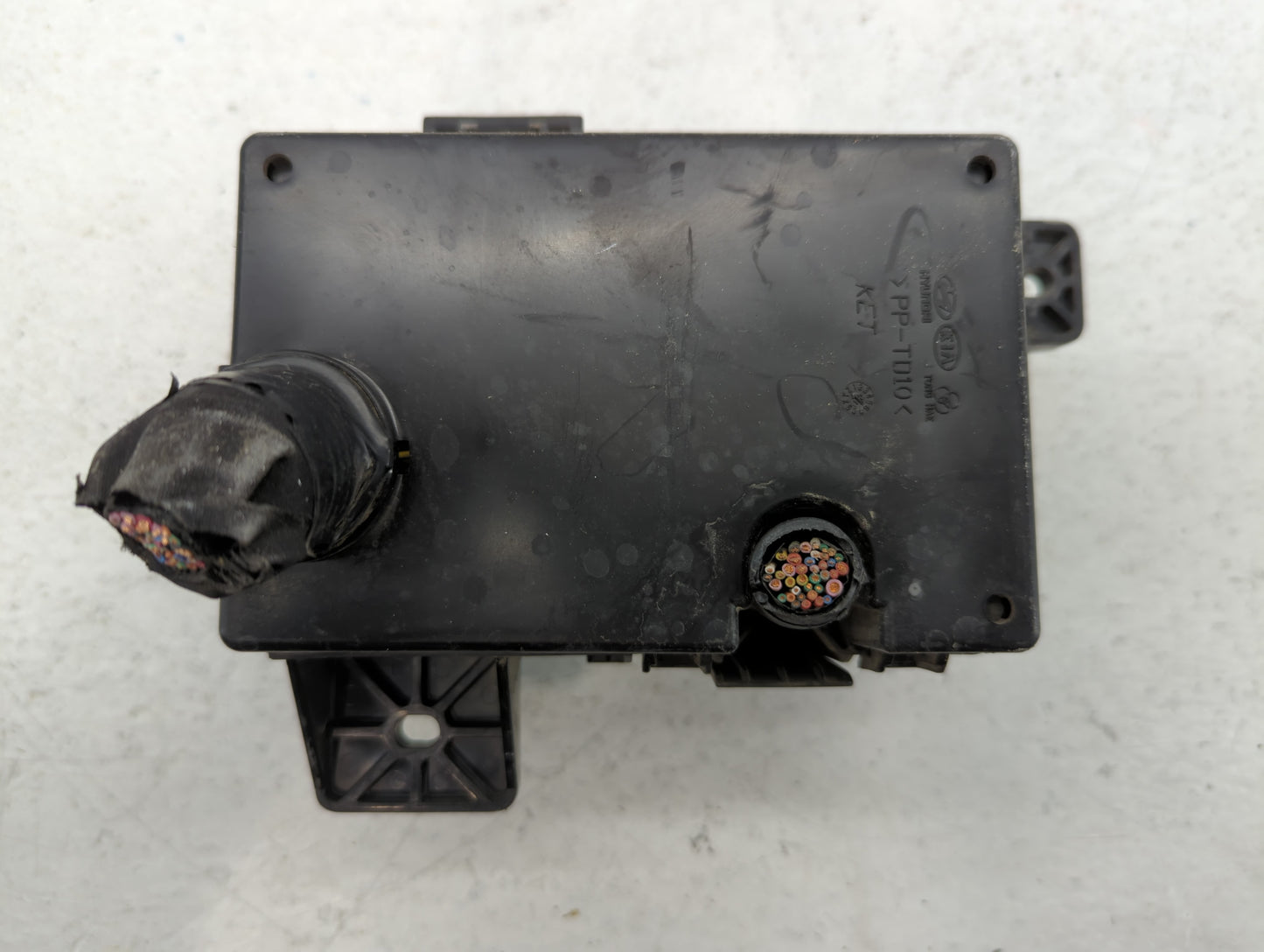 2013-2016 Hyundai Genesis Fusebox Fuse Box Panel Relay Module P/N:914702M080 Fits Fits 2013 2014 2015 2016 OEM Used Auto Par