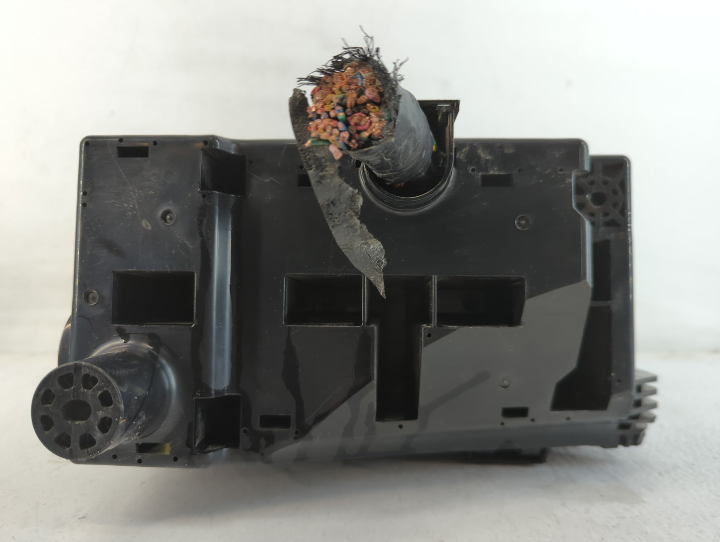 2013-2016 Hyundai Genesis Fusebox Fuse Box Panel Relay Module P/N:91950-3M173 Fits Fits 2013 2014 2015 2016 OEM Used Auto Pa