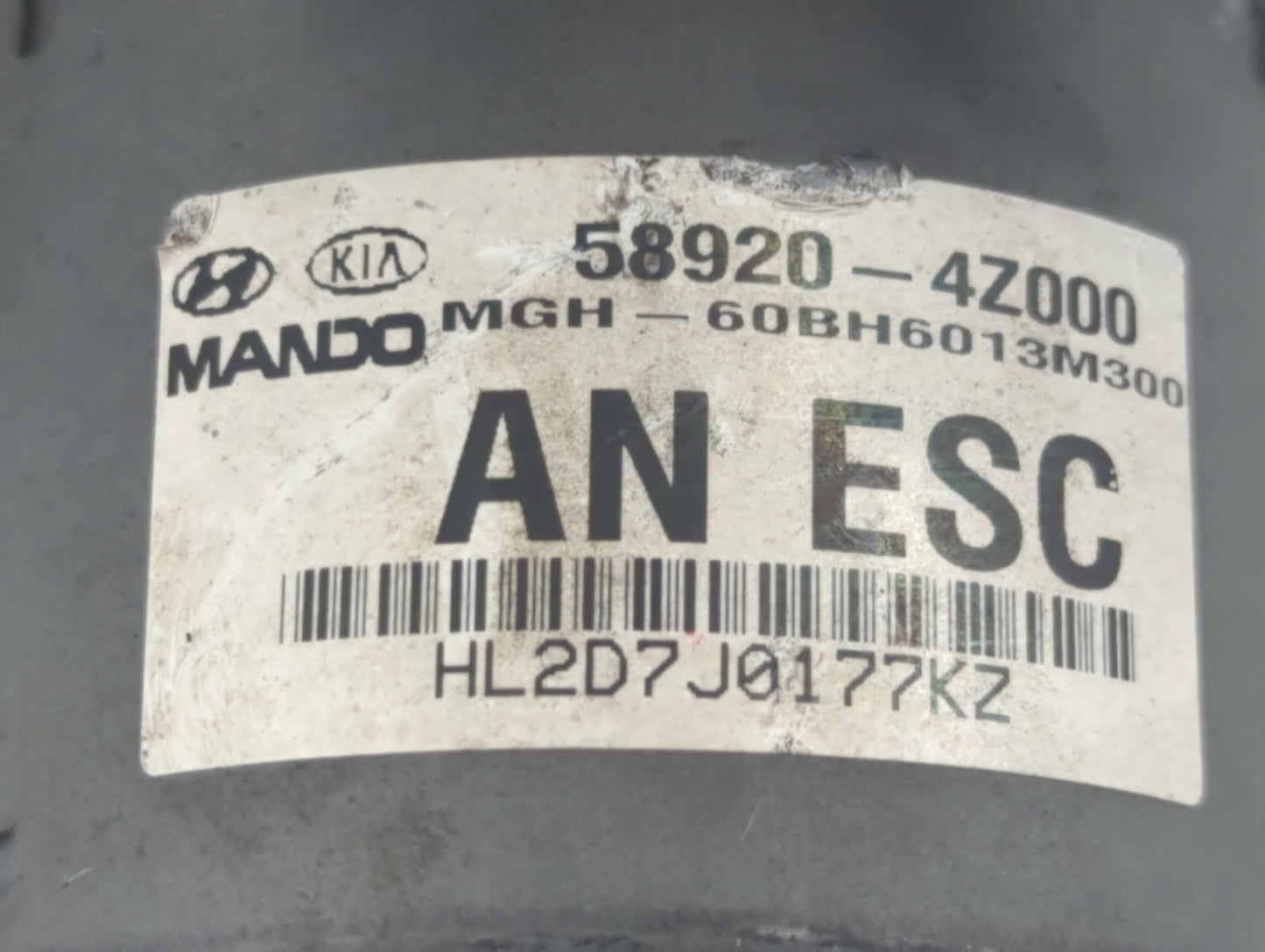 2013 Hyundai Santa Fe ABS Pump Control Module Replacement P/N:58920-4Z000 Fits OEM Used Auto Parts - Oemusedautoparts1.com