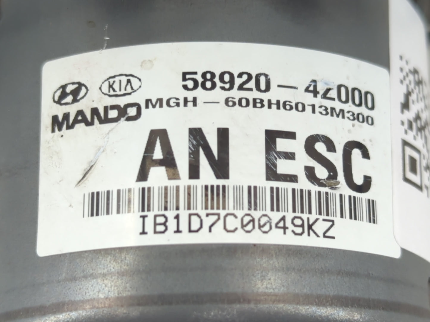 2013 Hyundai Santa Fe ABS Pump Control Module Replacement P/N:58920-4Z000 Fits OEM Used Auto Parts - Oemusedautoparts1.com