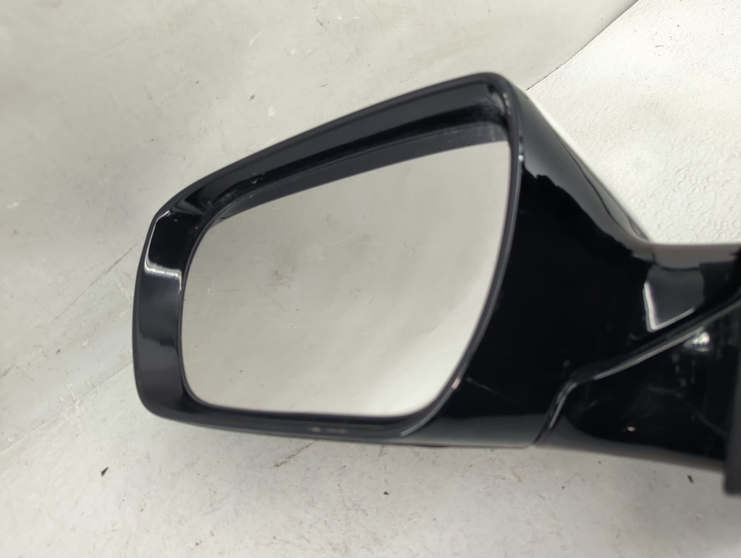 2013-2016 Hyundai Santa Fe Driver Side View Mirror - Left Door Mirror OEM Used - Oemusedautoparts1.com