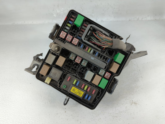 2013 Hyundai Santa Fe Fusebox Fuse Box Panel Relay Module P/N:VS912004Z150ZA N91210-B8561 Fits OEM Used Auto Parts