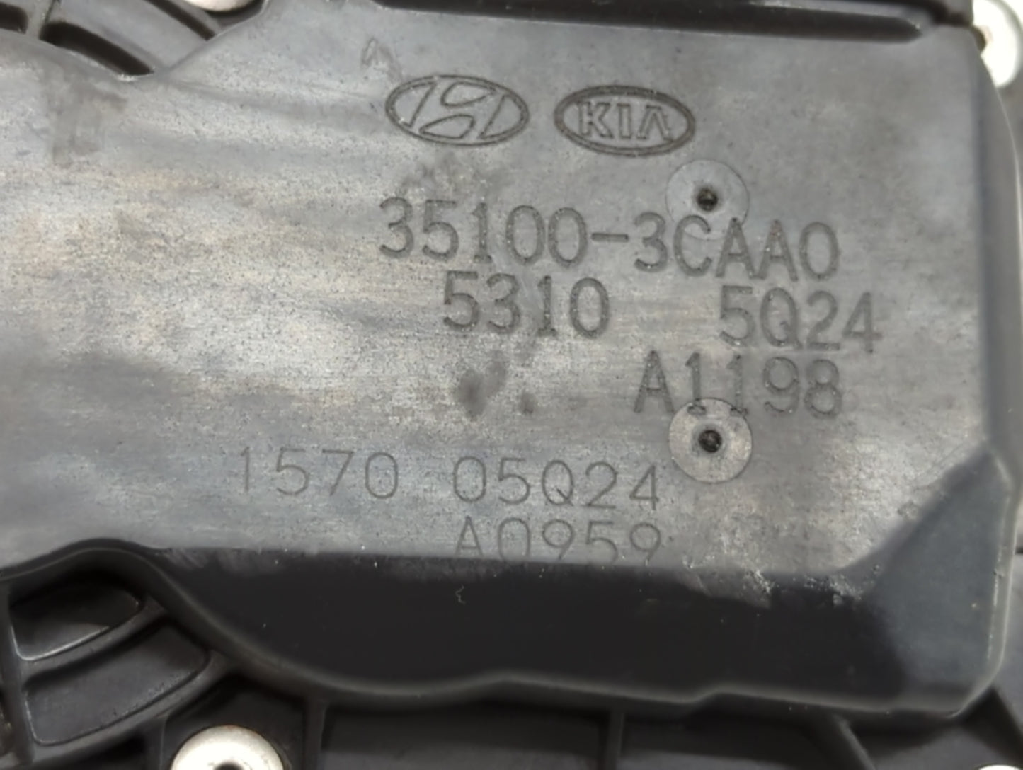 2013-2018 Hyundai Santa Fe Throttle Body P/N:5310 5Q24 35100-3CAA0 Fits Fits 2012 2013 2014 2015 2016 2017 2018 OEM Used Aut