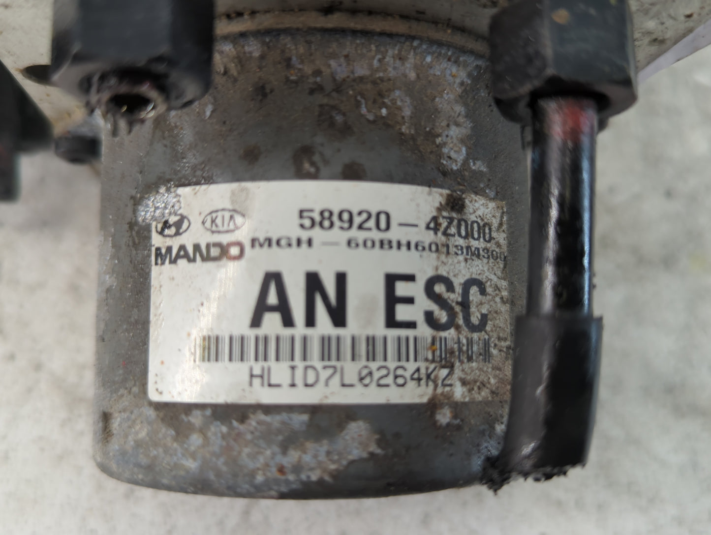 2013 Hyundai Santa Fe ABS Pump Control Module Replacement P/N:58920-4Z000 Fits OEM Used Auto Parts - Oemusedautoparts1.com