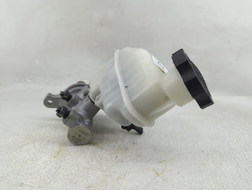 2011-2014 Hyundai Sonata Brake Master Cylinder