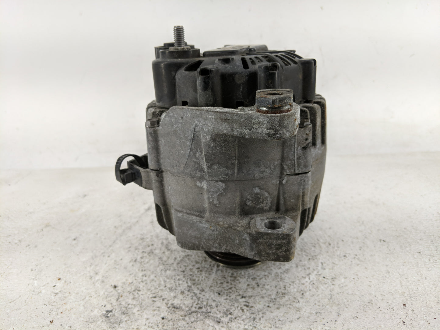 2011-2013 Hyundai Sonata Alternator Replacement Generator Charging Assembly Engine OEM P/N:2606184 B 37300-2G150 Fits OEM Us