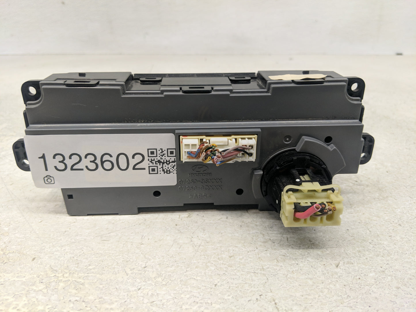 2011-2013 Hyundai Sonata Climate Control Module Temperature AC/Heater Replacement P/N:97250-3QXXX 97250-3SXXX Fits OEM Used