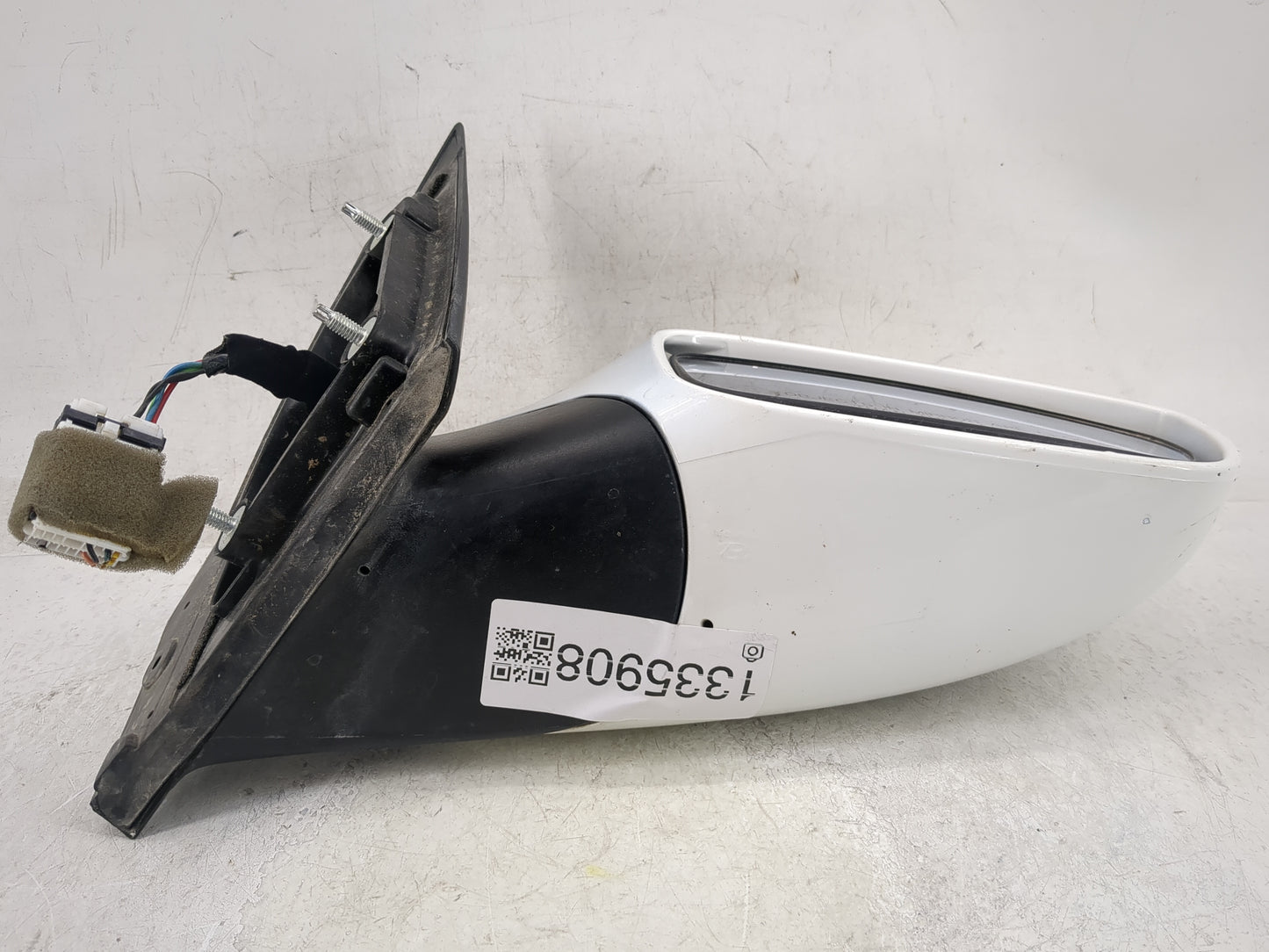 2011-2014 Hyundai Sonata Passenger Side View Mirror - Right Door Mirror OEM Used - Oemusedautoparts1.com