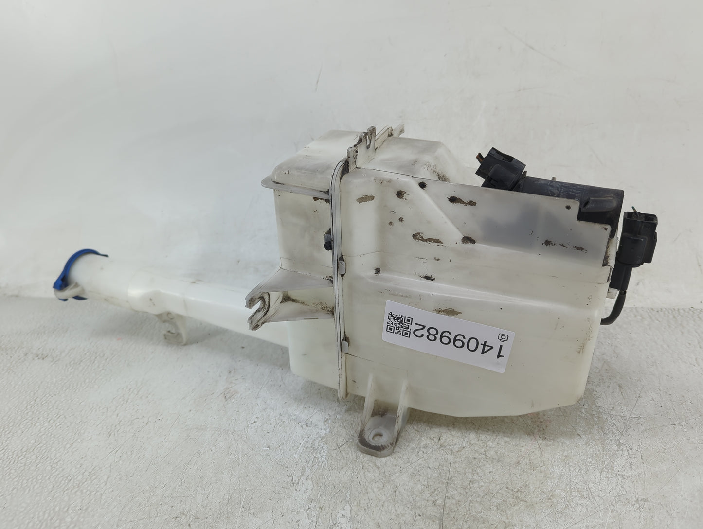 2011-2015 Hyundai Sonata Windshield Washer Fluid Reservoir Bottle Oem - Oemusedautoparts1.com