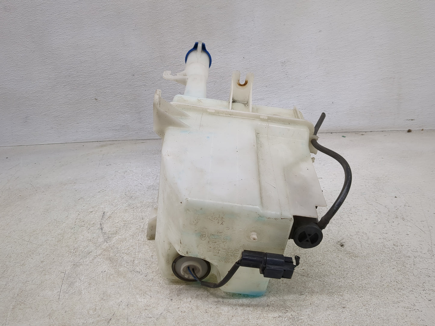 2011-2015 Hyundai Sonata Windshield Washer Fluid Reservoir Bottle Oem - Oemusedautoparts1.com