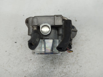 2011-2014 Hyundai Sonata Throttle Body P/N:35100-2G700 Fits Fits 2011 2012 2013 2014 2015 2016 OEM Used Auto Parts