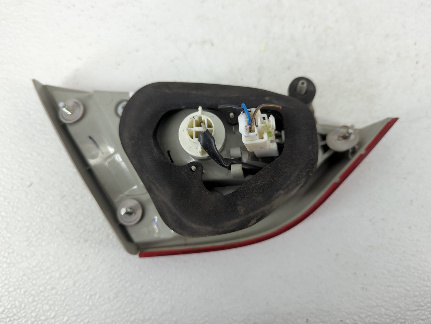 2011-2014 Hyundai Sonata Tail Light Assembly Passenger Right OEM P/N:92404-3Q Fits Fits 2011 2012 2013 2014 OEM Used Auto Pa