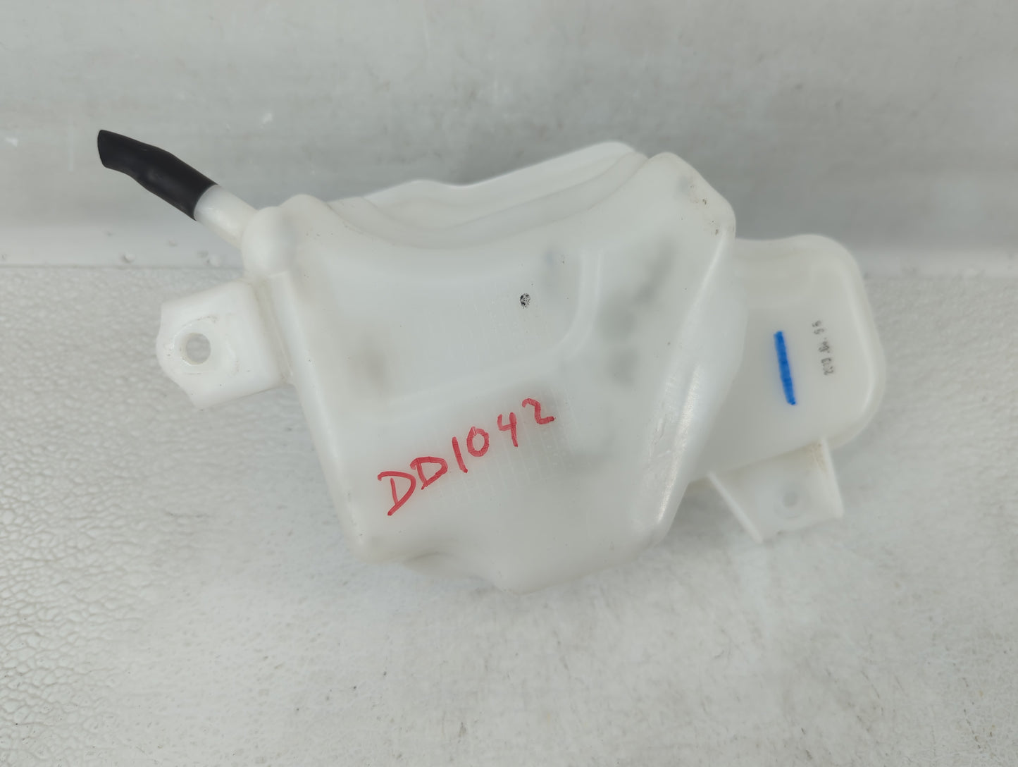 2011-2015 Hyundai Sonata Windshield Washer Fluid Reservoir Bottle Oem - Oemusedautoparts1.com