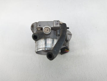 2011-2014 Hyundai Sonata Throttle Body P/N:35100-2G700 Fits Fits 2011 2012 2013 2014 2015 2016 OEM Used Auto Parts
