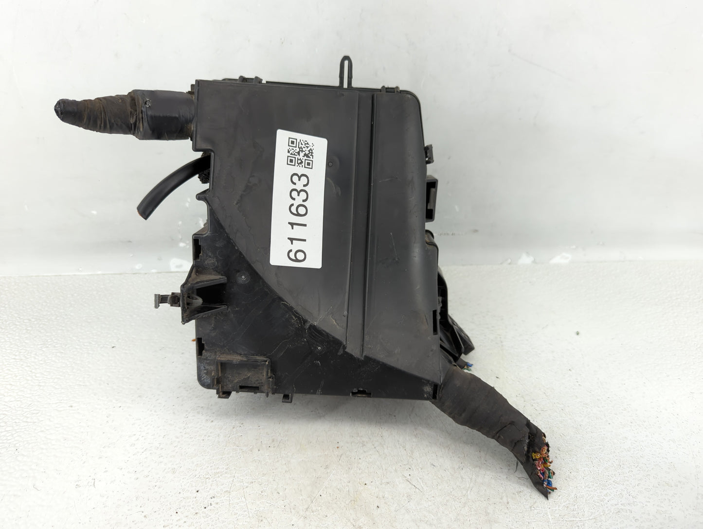 2011-2014 Hyundai Sonata Fusebox Fuse Box Panel Relay Module P/N:91950-3S711 Fits Fits 2011 2012 2013 2014 OEM Used Auto Par