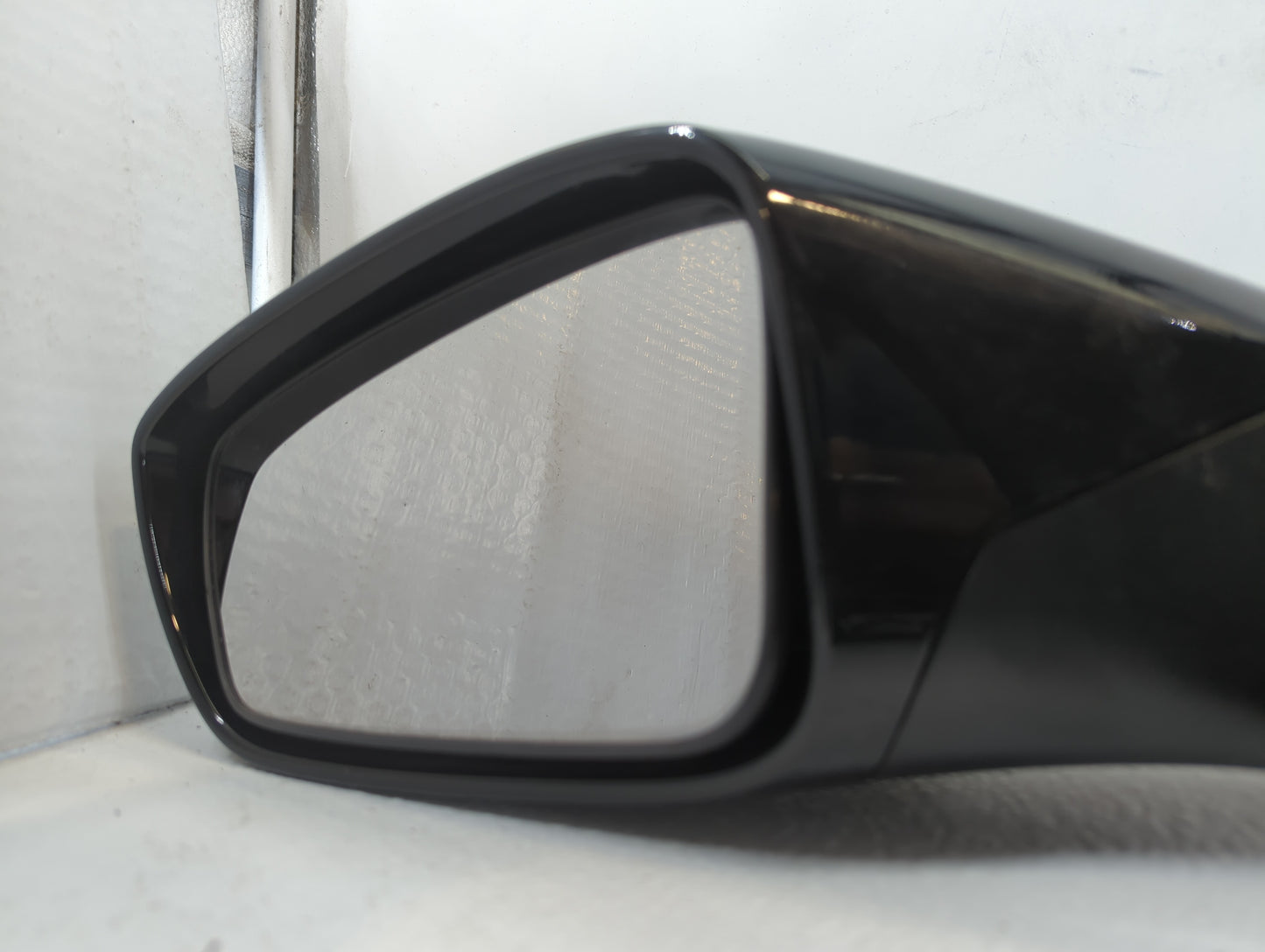 2011-2014 Hyundai Sonata Driver Side View Mirror - Left Door Mirror OEM Used - Oemusedautoparts1.com