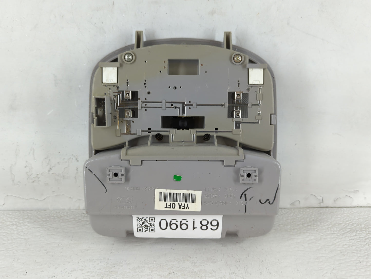 2011-2015 Hyundai Sonata Overhead Roof Console 681990 - Oemusedautoparts1.com