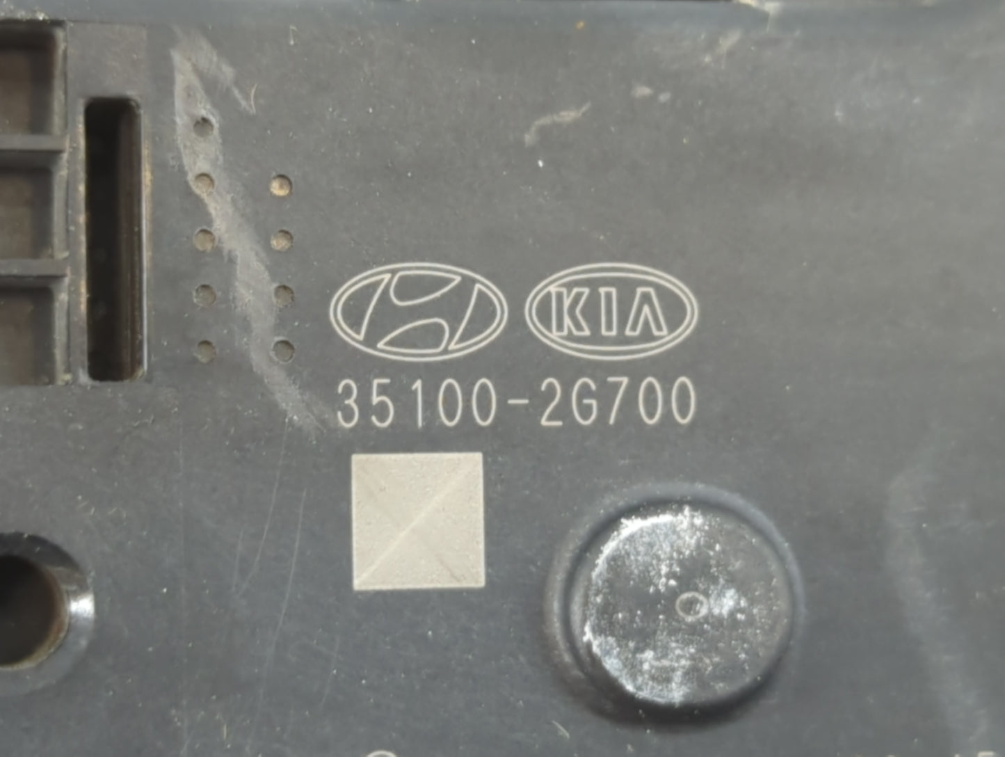 2011-2014 Hyundai Sonata Throttle Body P/N:35100-2G700 Fits Fits 2011 2012 2013 2014 2015 2016 OEM Used Auto Parts - Oemused