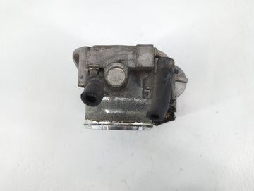 2011-2014 Hyundai Sonata Throttle Body P/N:35100-2G700 Fits Fits 2011 2012 2013 2014 2015 2016 OEM Used Auto Parts