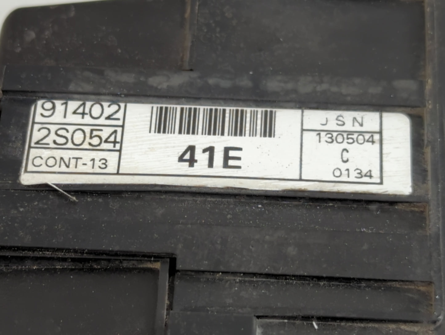 2011-2013 Hyundai Tucson Fusebox Fuse Box Panel Relay Module P/N:91402 2S054 Fits Fits 2011 2012 2013 OEM Used Auto Parts -