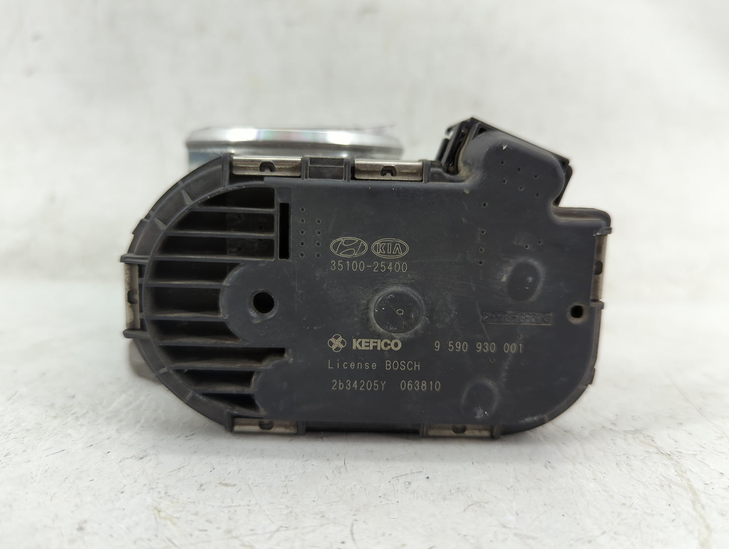 2010-2013 Hyundai Tucson Throttle Body P/N:35100-25400 Fits Fits 2006 2007 2008 2009 2010 2011 2012 2013 OEM Used Auto Parts