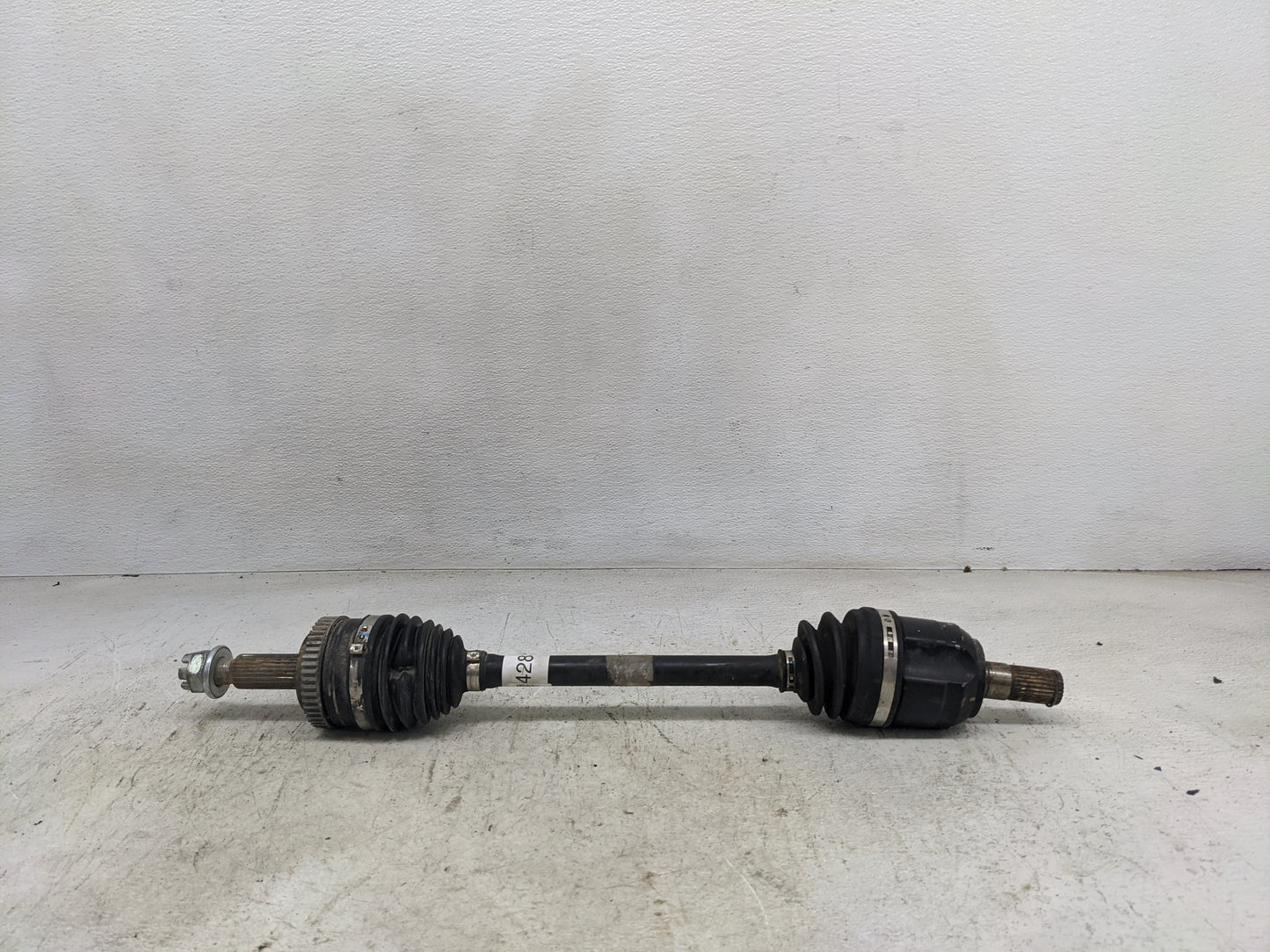 2010-2013 Hyundai Tucson Axle Shaft Front Driver Cv C/v - Oemusedautoparts1.com