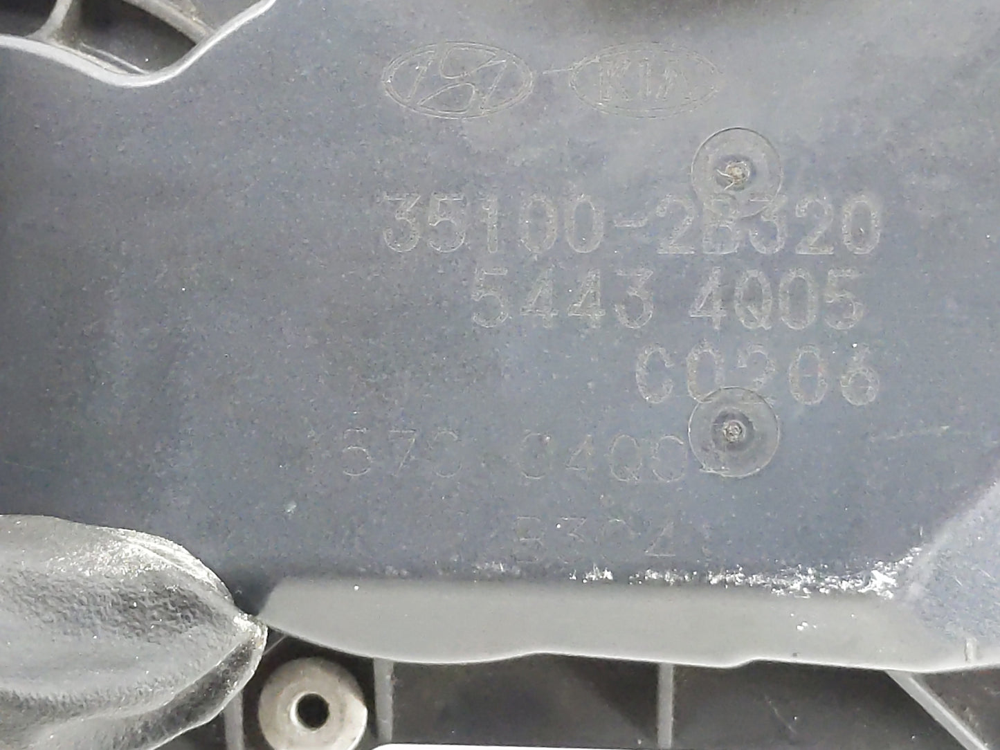 2013 Hyundai Veloster Throttle Body P/N:35100-2B320 Fits OEM Used Auto Parts - Oemusedautoparts1.com