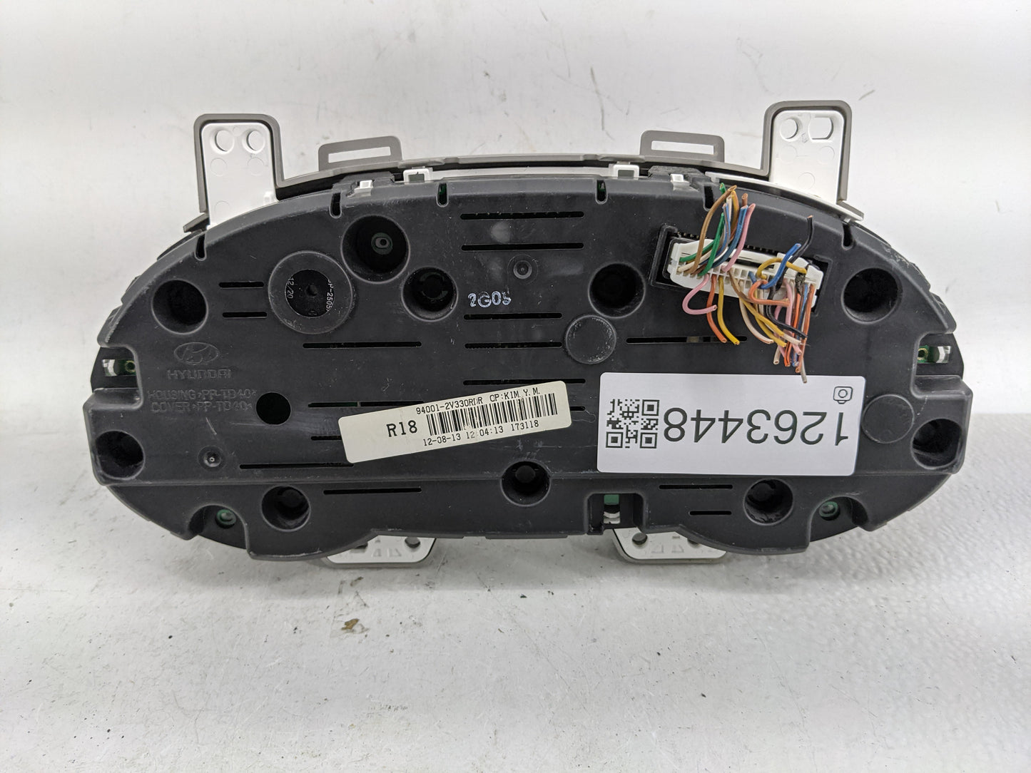 2012-2015 Hyundai Veloster Instrument Cluster Speedometer Gauges P/N:94001-2V330RDR Fits Fits 2012 2013 2014 2015 OEM Used A