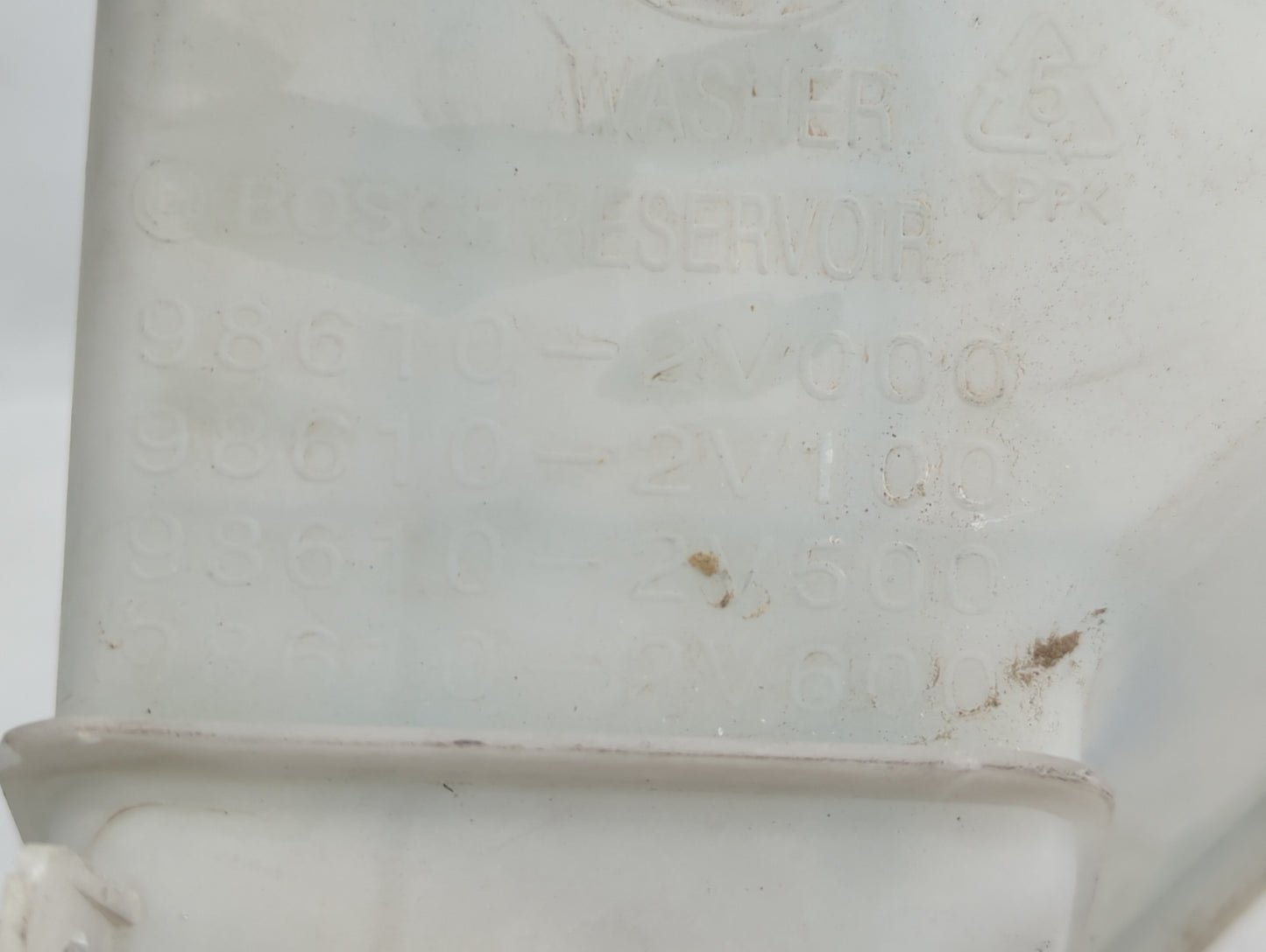 2012-2013 Hyundai Veloster Windshield Washer Fluid Reservoir Bottle Oem - Oemusedautoparts1.com