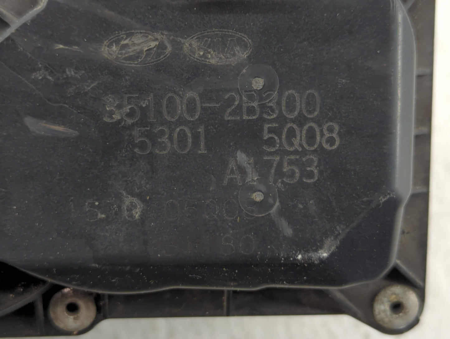 2012-2017 Hyundai Veloster Throttle Body P/N:35100-2B300 Fits Fits 2012 2013 2014 2015 2016 2017 2018 2019 OEM Used Auto Par