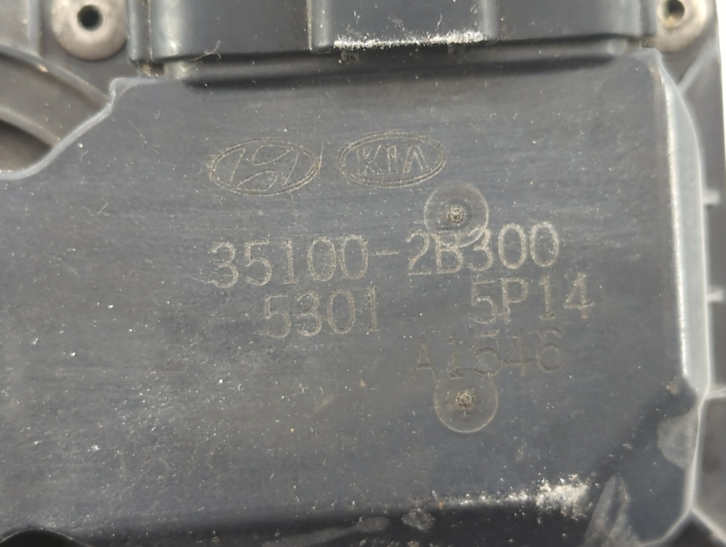 2012-2017 Hyundai Veloster Throttle Body P/N:35100-2B300 Fits Fits 2012 2013 2014 2015 2016 2017 2018 2019 OEM Used Auto Par