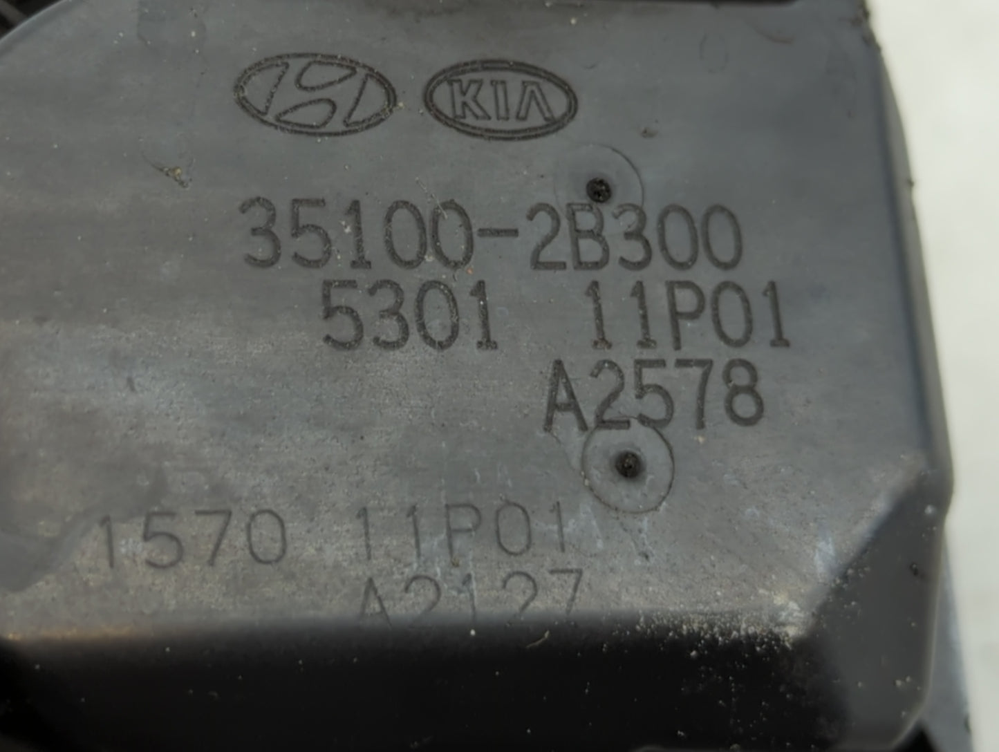 2012-2017 Hyundai Veloster Throttle Body P/N:35100-2B300 Fits Fits 2012 2013 2014 2015 2016 2017 2018 2019 OEM Used Auto Par