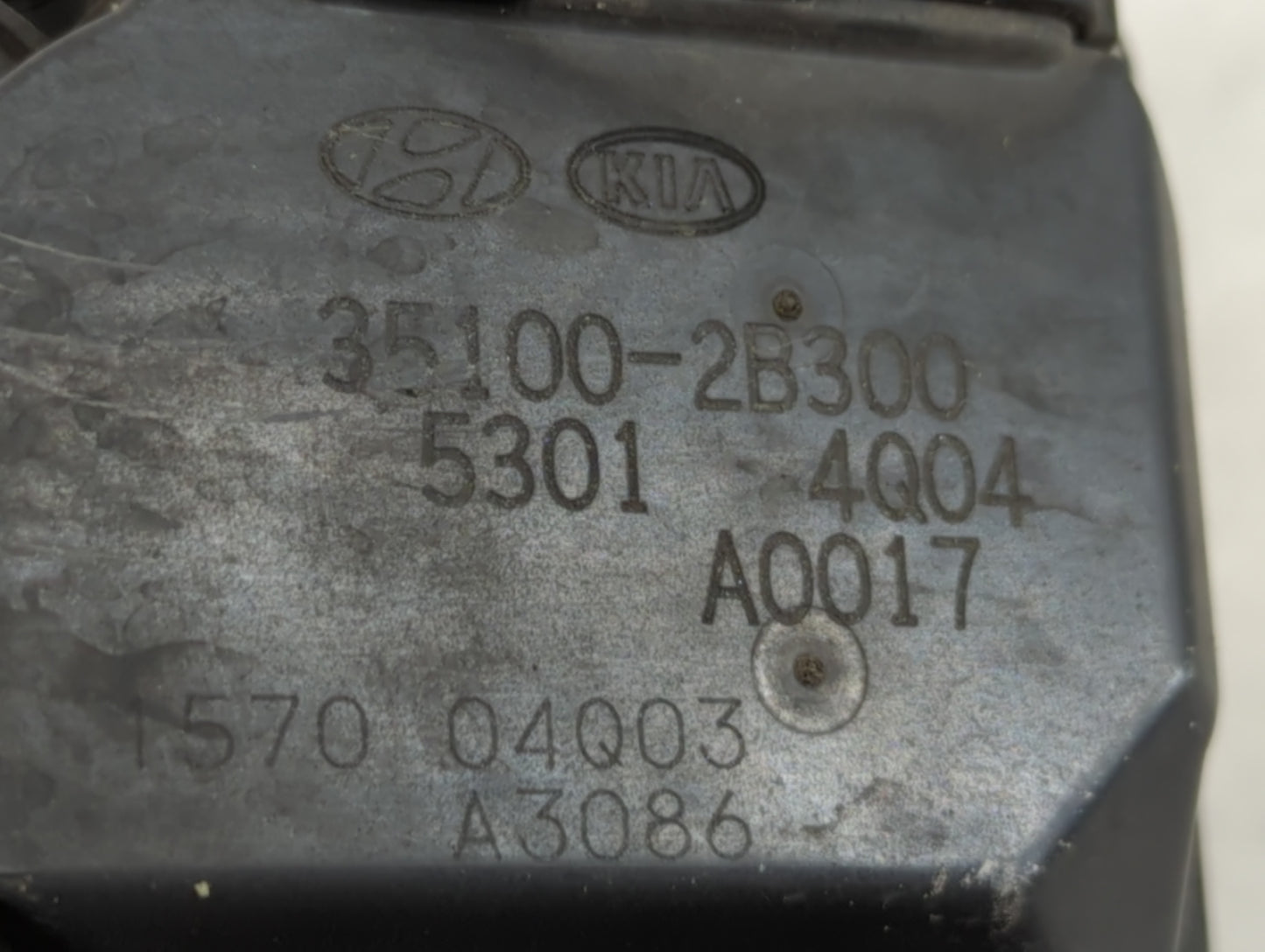 2012-2017 Hyundai Veloster Throttle Body P/N:35100-2B300 Fits Fits 2012 2013 2014 2015 2016 2017 2018 2019 OEM Used Auto Par