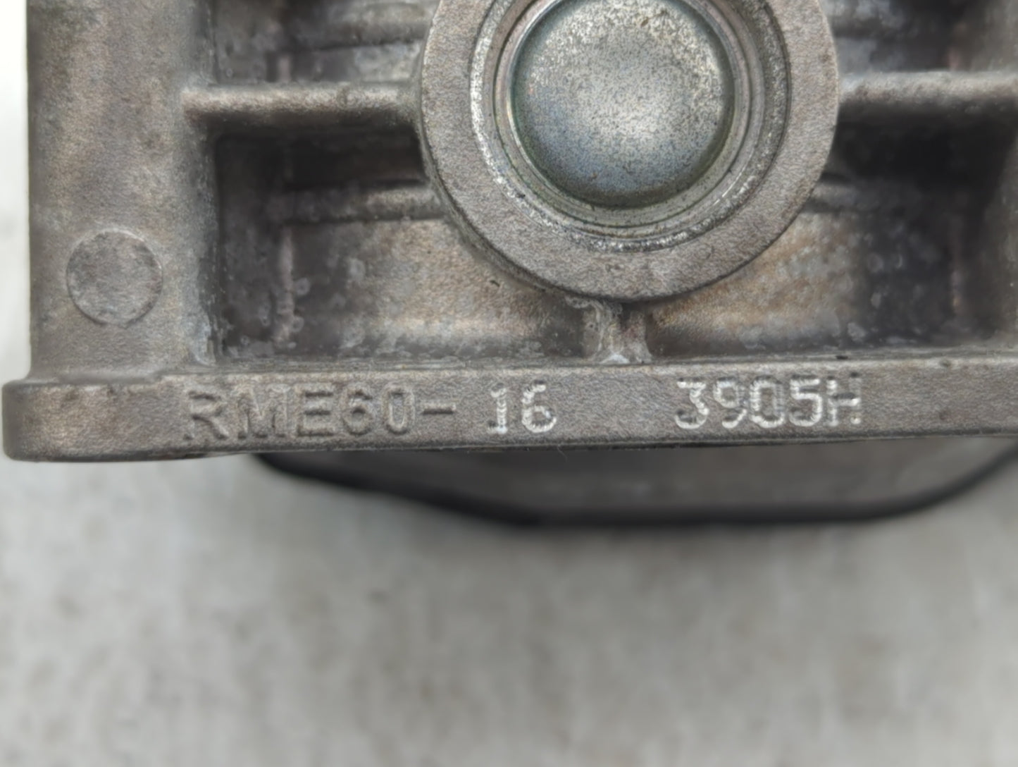 2008-2013 Infiniti G37 Throttle Body P/N:3905H RME60-16 Fits OEM Used Auto Parts - Oemusedautoparts1.com