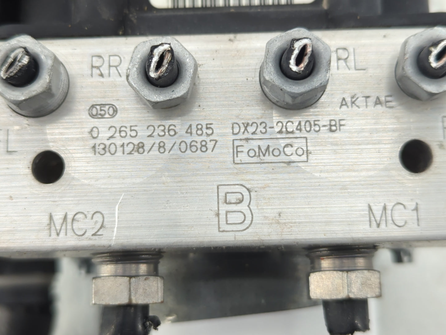 2013 Jaguar Xf ABS Pump Control Module Replacement P/N:DX23-2C405-BF Fits OEM Used Auto Parts - Oemusedautoparts1.com