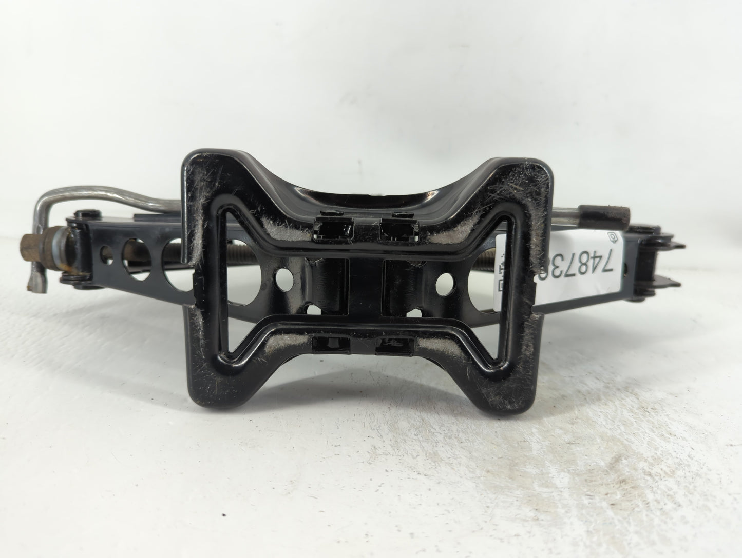 2013 Jaguar Xf Spare Scissor Car Jack 748738 - Oemusedautoparts1.com