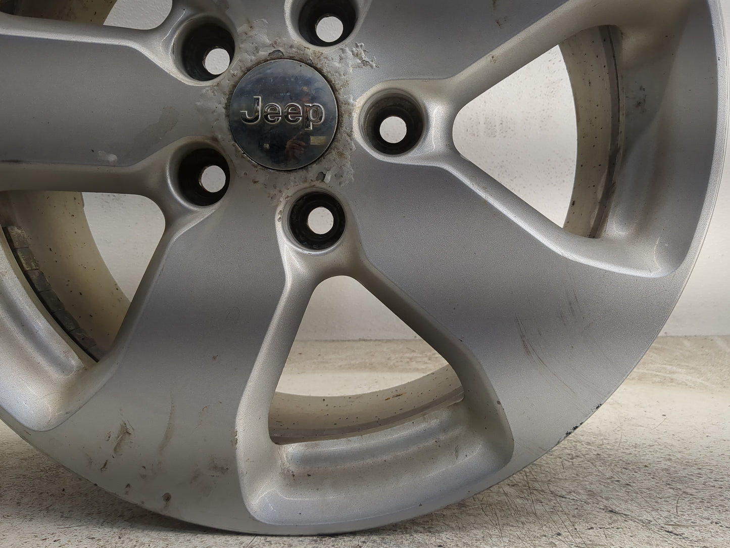 Jeep Cherokee Oem Wheel Rim 1229188 - Oemusedautoparts1.com