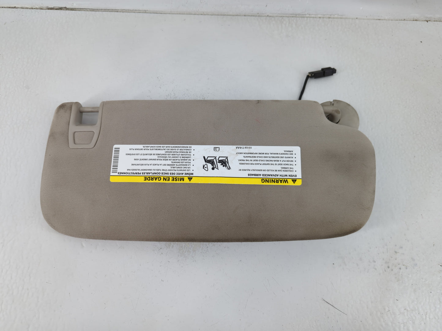 2011-2013 Jeep Grand Cherokee Sun Visor Shade Replacement Driver Left Mirror Fits OEM Used Auto Parts - Oemusedautoparts1.co