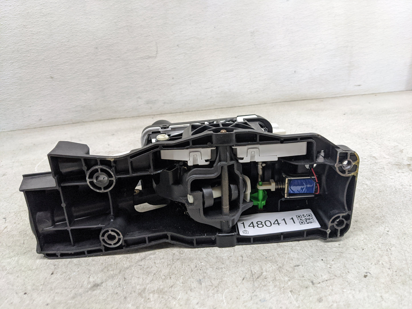 2013 Jeep Wrangler Floor Console Assembly Shifter Black - Oemusedautoparts1.com
