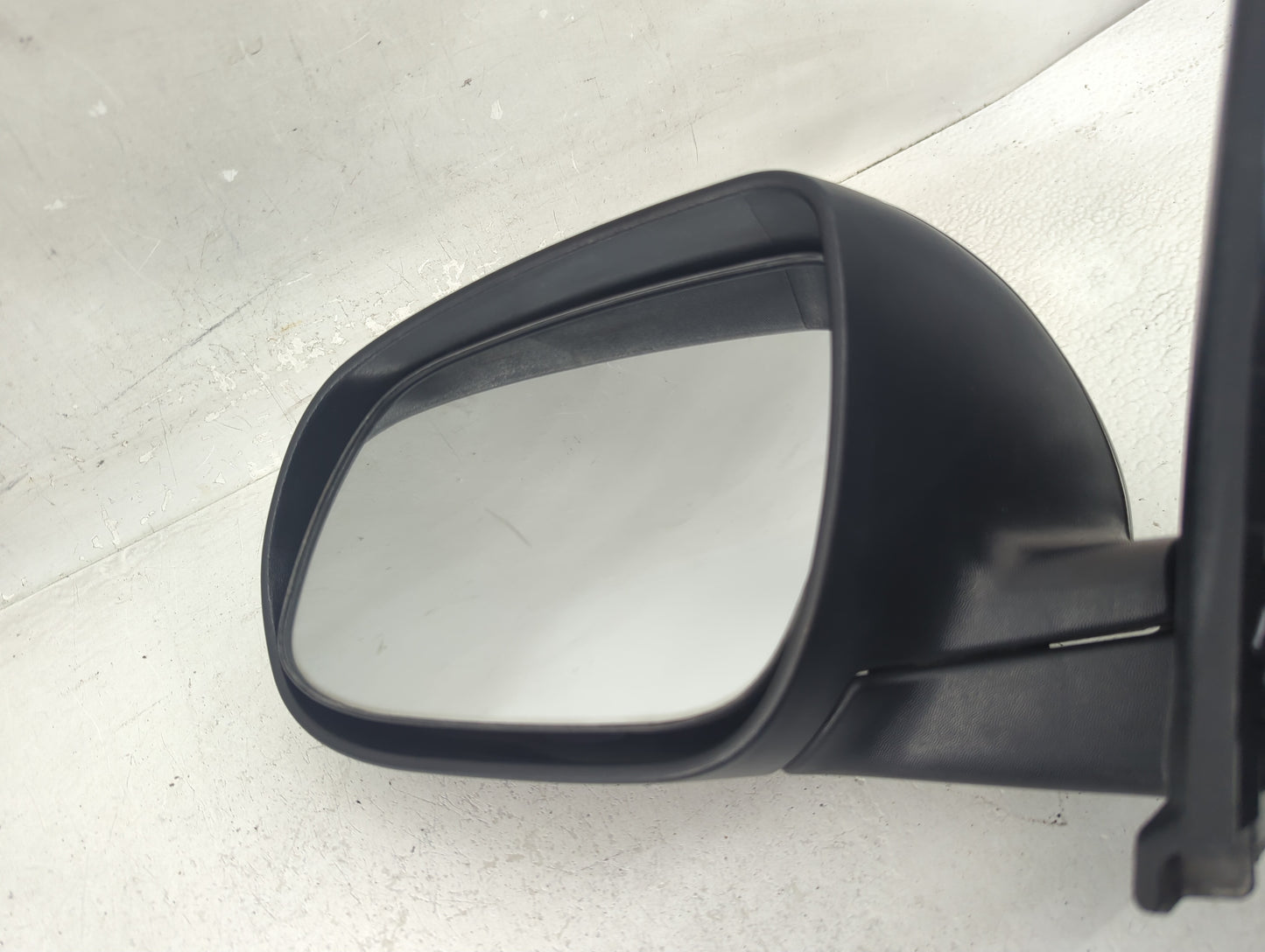 2013 Kia Forte Driver Side View Mirror - Left Door Mirror OEM Used - Oemusedautoparts1.com