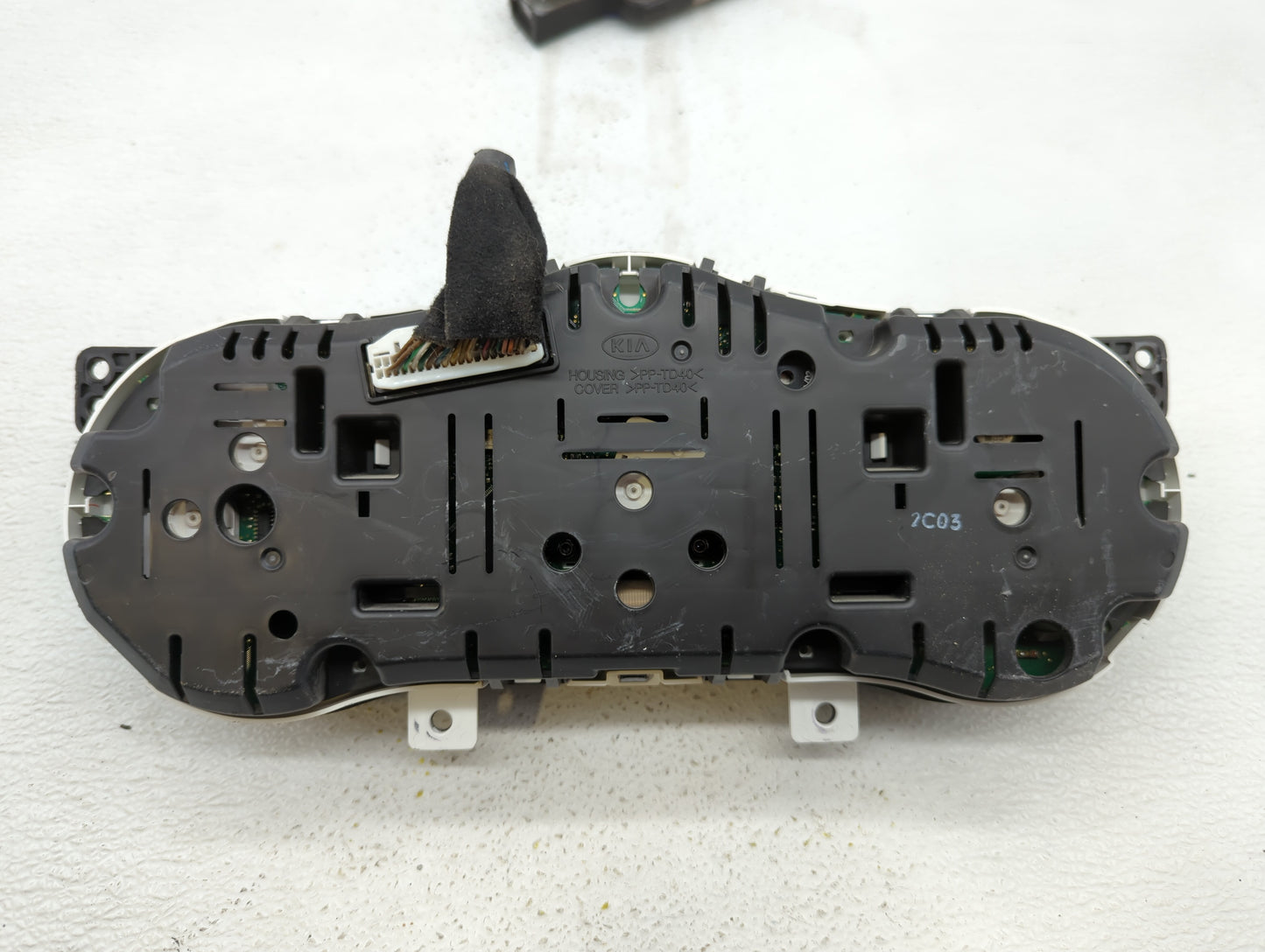 2012-2013 Kia Optima Instrument Cluster Speedometer Gauges P/N:94001-2T323 94001-2T322 Fits Fits 2012 2013 OEM Used Auto Par
