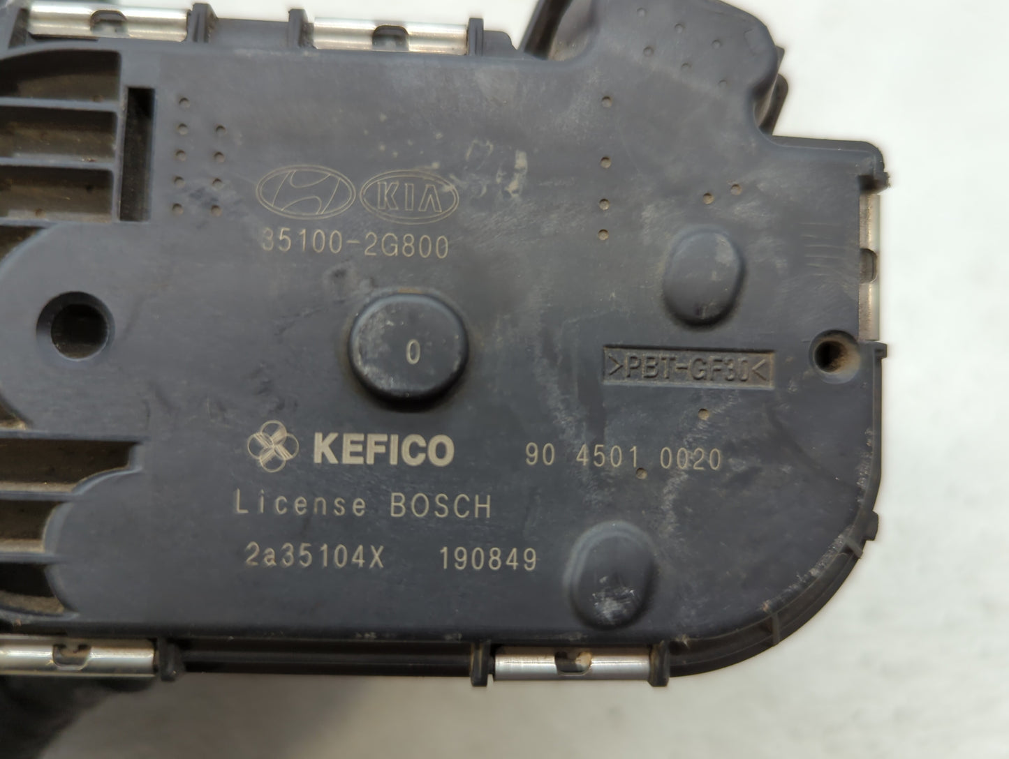 2011-2016 Kia Optima Throttle Body P/N:35100-2G700 35100-2G800 Fits Fits 2011 2012 2013 2014 2015 2016 OEM Used Auto Parts -