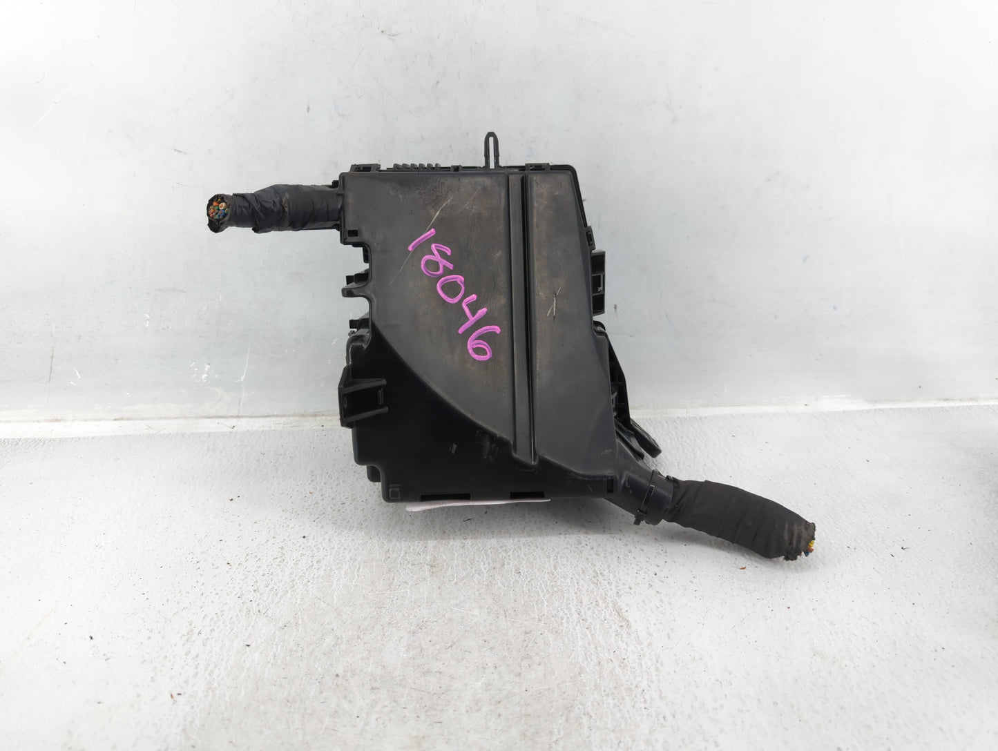 2011-2013 Kia Optima Fusebox Fuse Box Panel Relay Module P/N:91950-2T860 Fits Fits 2011 2012 2013 OEM Used Auto Parts - Oemu