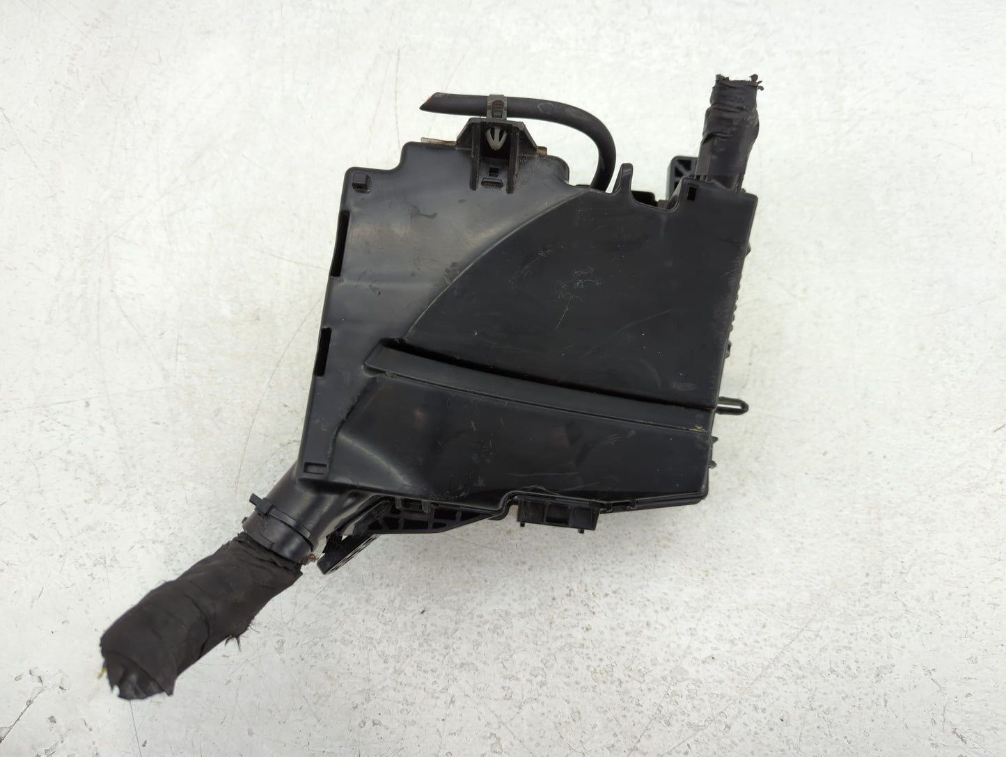 2011-2013 Kia Optima Fusebox Fuse Box Panel Relay Module P/N:VS912004C71QC Fits Fits 2011 2012 2013 OEM Used Auto Parts - Oe