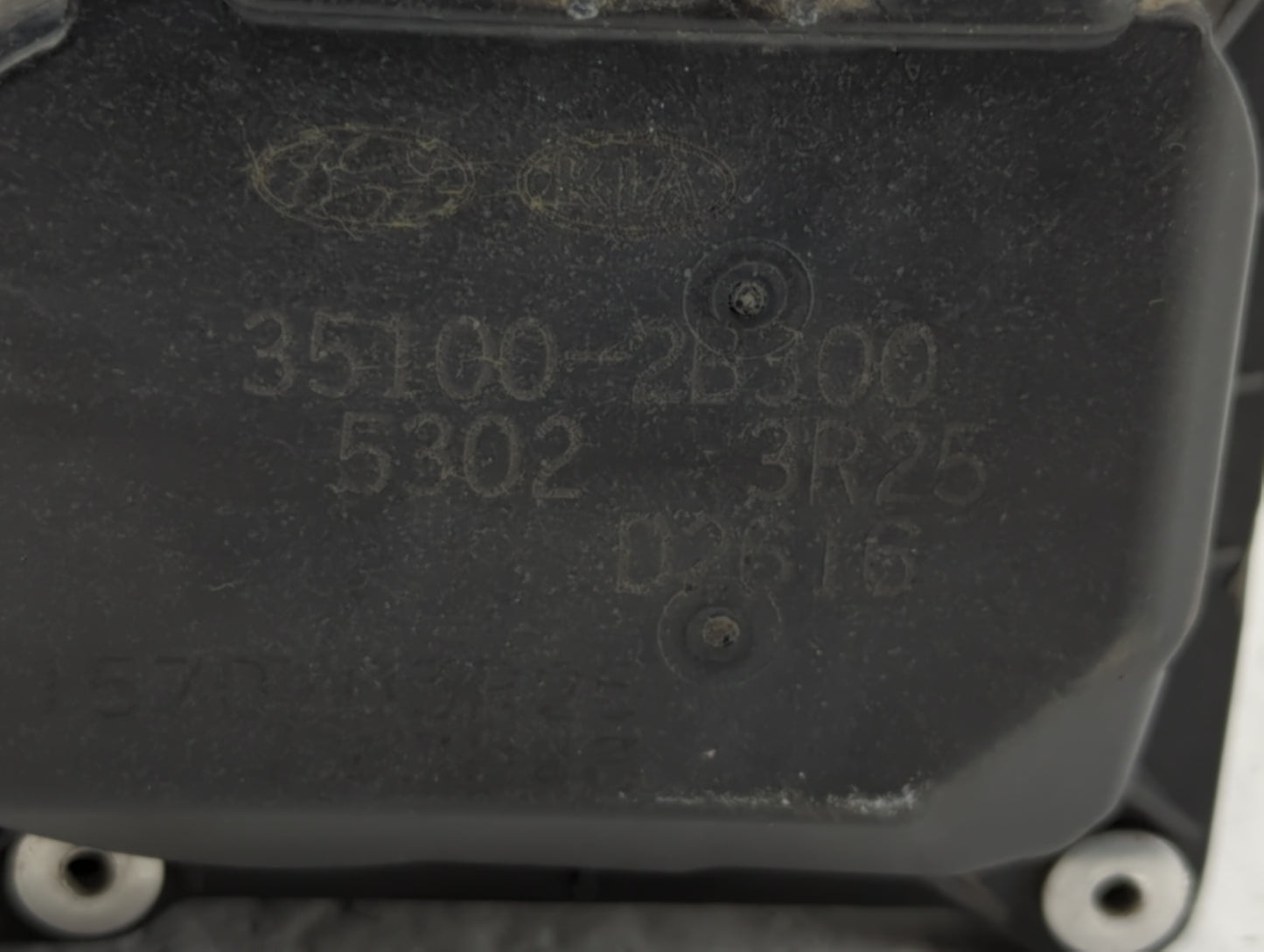 2012-2019 Kia Rio Throttle Body P/N:35100-2B300 Fits Fits 2012 2013 2014 2015 2016 2017 2018 2019 OEM Used Auto Parts - Oemu
