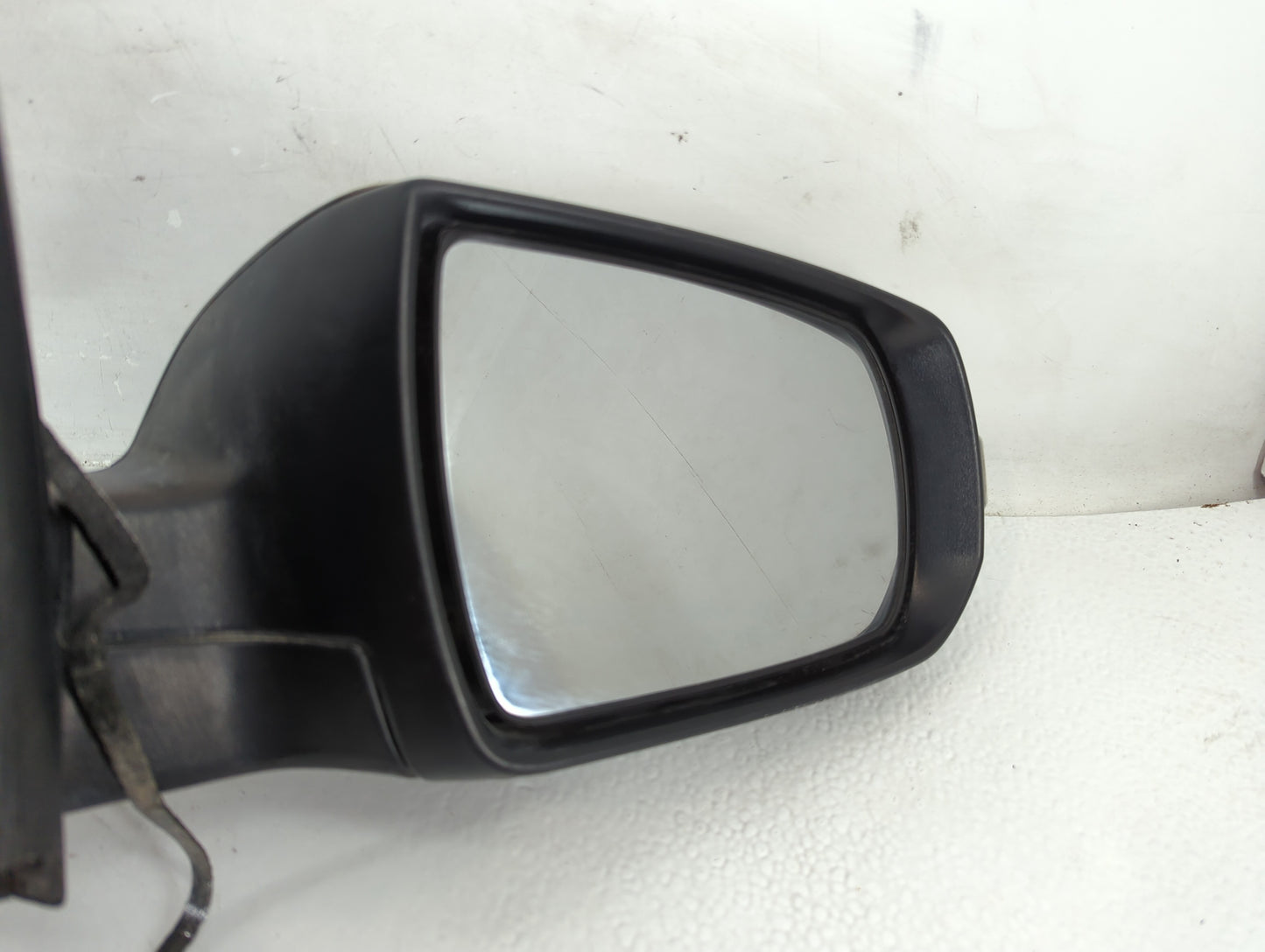 2011-2015 Kia Sorento Driver Side View Mirror - Left Door Mirror OEM Used - Oemusedautoparts1.com