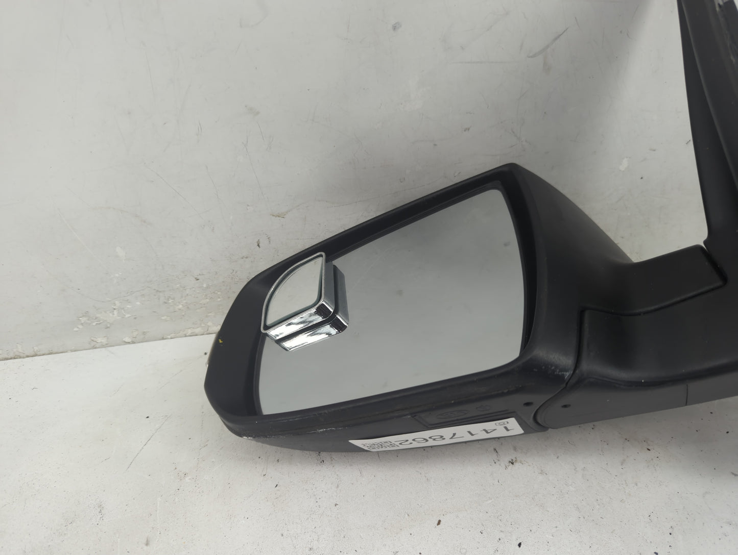 2011-2015 Kia Sorento Driver Side View Mirror - Left Door Mirror OEM Used - Oemusedautoparts1.com