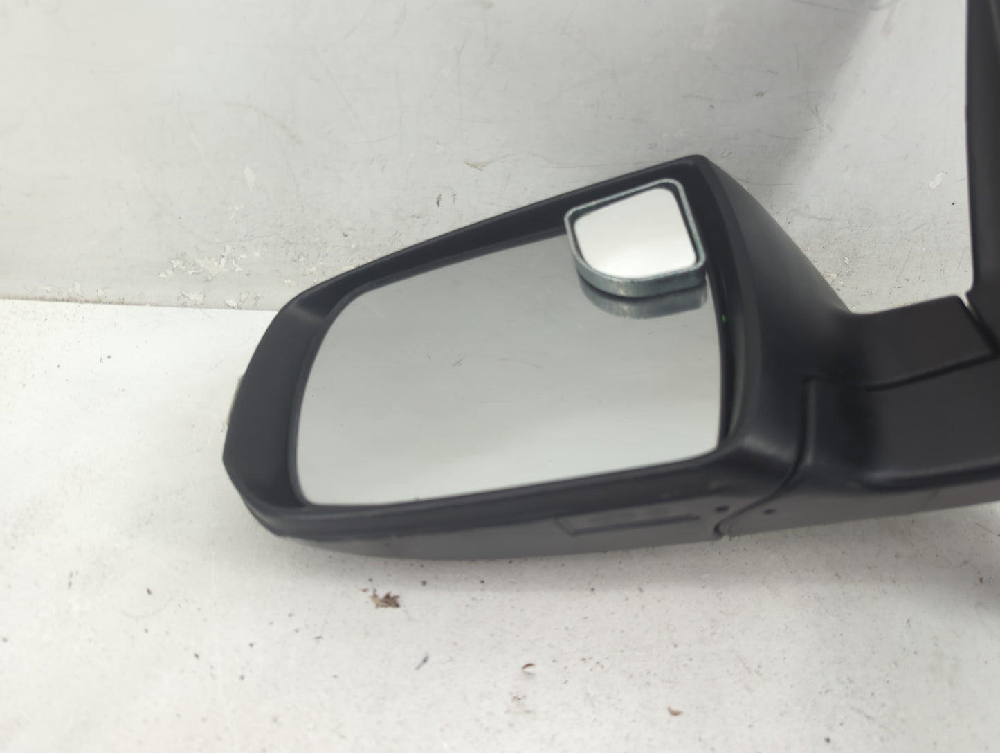 2011-2015 Kia Sorento Driver Side View Mirror - Left Door Mirror OEM Used - Oemusedautoparts1.com