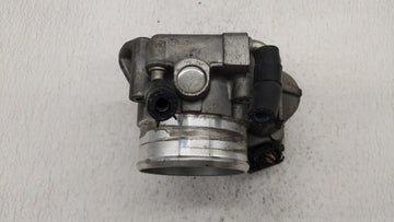 2012-2015 Kia Sorento Throttle Body P/N:35100-2G700 Fits Fits 2011 2012 2013 2014 2015 2016 OEM Used Auto Parts
