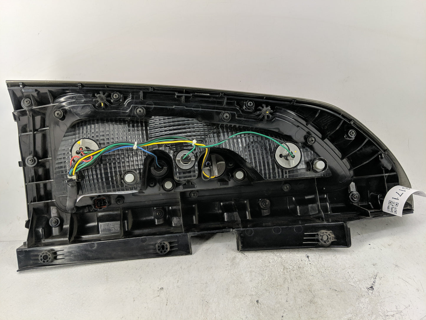 2012-2013 Kia Soul Tail Light Assembly Passenger Right OEM P/N:92402-2K5 Fits Fits 2012 2013 OEM Used Auto Parts - Oemusedau